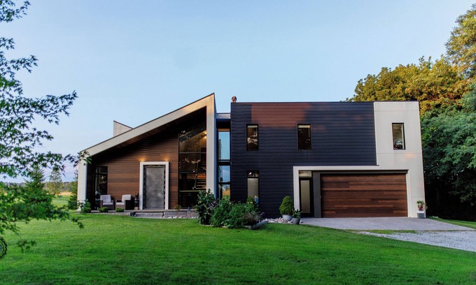 Hamilton Township Casa | GLAS HOUSE! Unique Scandinavian inspired modern home