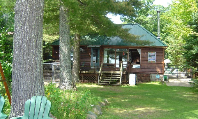 Land O Lakes Cabina | Glaser's Lake Cottage- Private Home on Lac Vieux Desert