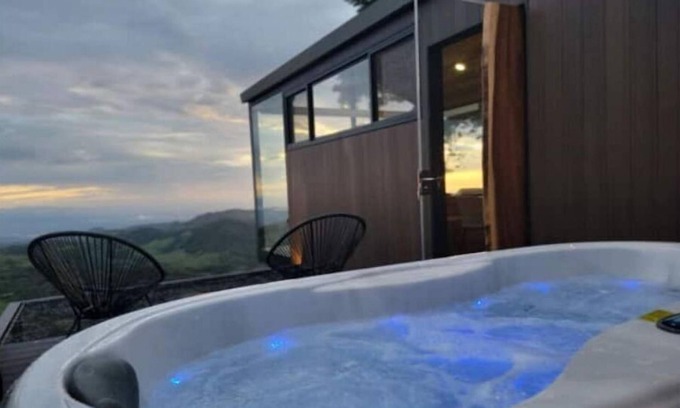 Monteverde Cabina | Glass Cabin in the Forest+270° view+ Hot Tub +Deck
