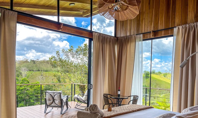 Monterrey Cabina | Glass Cabin Fortuna/Private/Farm Experience
