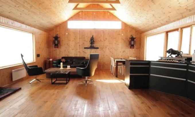 Arnarstapi Casa | Glass House with Private River & 360° Views