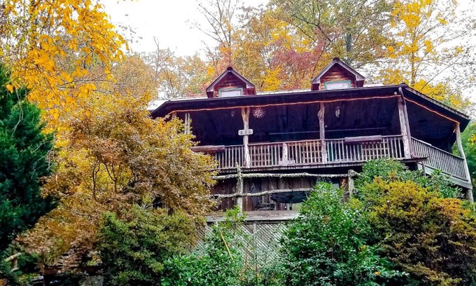 Fairview Casa | Glass Mountain Treehouse