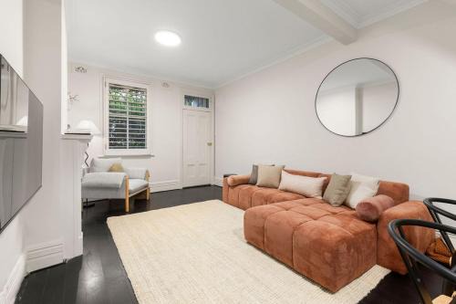 Glebe Apartamento | Glebe Retreat with Parking & Outdoor Dining
