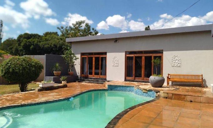 Waterkloof Glen Casa | Glen GuestHouse