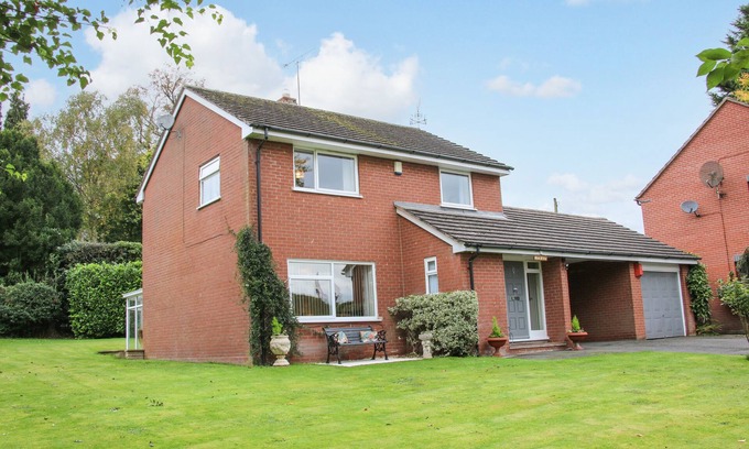 Madeley Cabaña | GLEN HELEN, family friendly, with a garden in Madeley