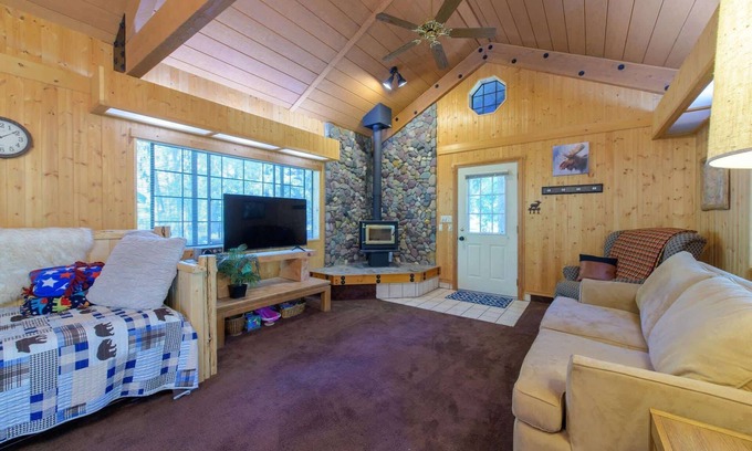 Eureka Cabina | Glen Lake Cabin in the Woods