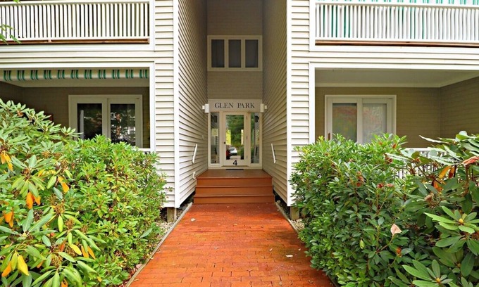 Chautauqua Casa | Glen Park C4 2 Bedroom Condo by Redawning