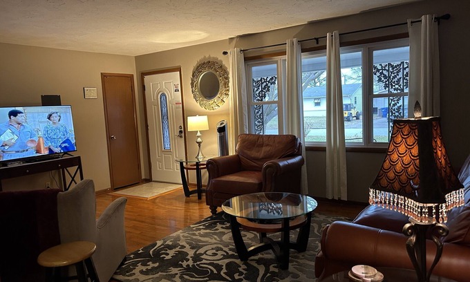 Springfield Casa | GLENCO PLACE - Easy access to I-44 and Hwy 65. SENIOR FRIENDLY!