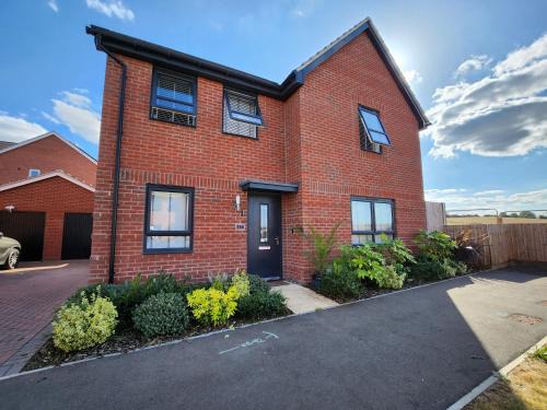 Wellingborough Casa | Glenvale House, Long & Short Stay In Wellingborough, Perfect Weekends!