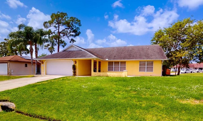 Port Saint Lucie Casa | Glenwood Hideaway