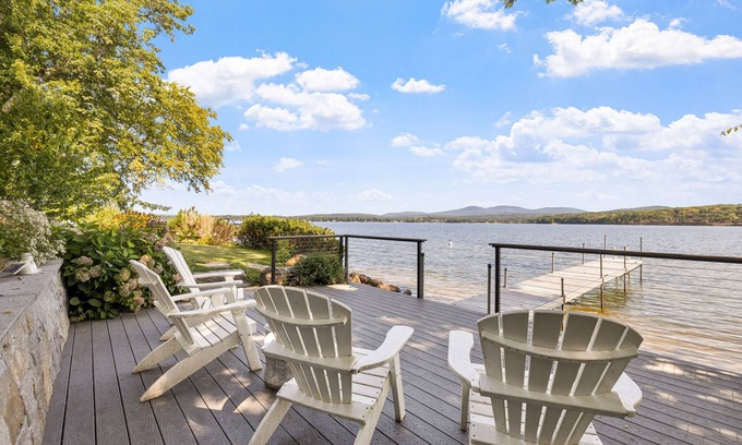 Laconia Casa | Glistening Waters On Lake Winnisquam