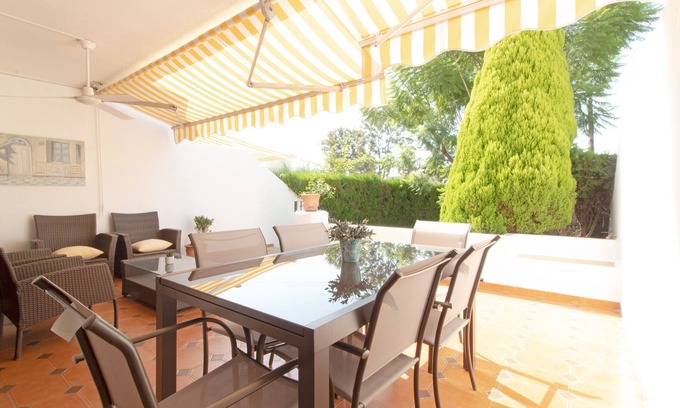 Canet de Berenguer Chalet De Esquí | Global Properties: Adosado con piscina en la playa de Canet