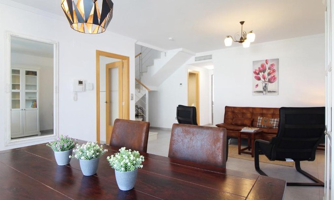 Almarda Casa | Global Properties, Bonito adosado con jardin en la playa de Almarda