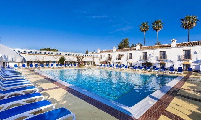 San Pedro de Alcántara Hotel | Globales Cortijo Blanco