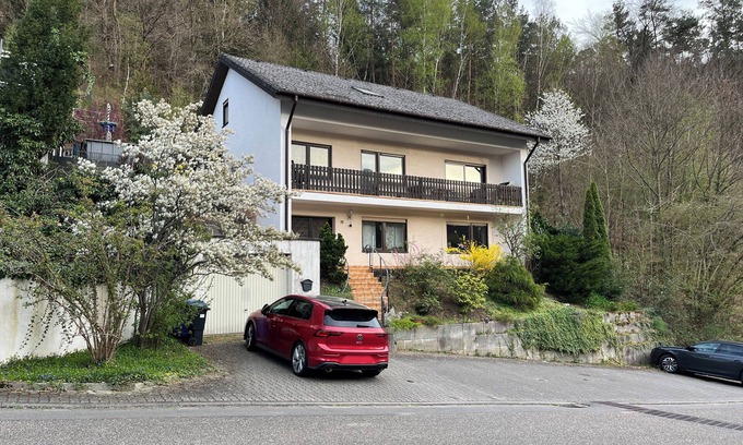 Hinterweidenthal Apartamento | Glockenhornquelle vacation home - right on the edge of the forest