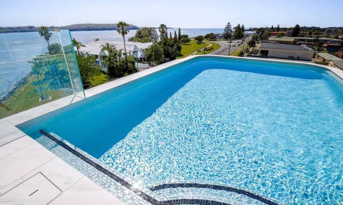 Batemans Bay Apartamento | Glorious 2-Bed with Waterside Balcony Views