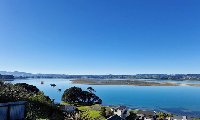 Kawhia Cabaña | Glorious views and relaxation a plenty
