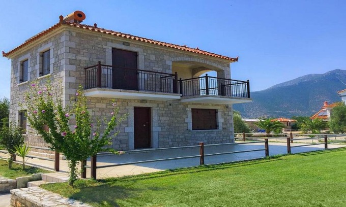 Paralio Astros Casa | Glyfada Villas