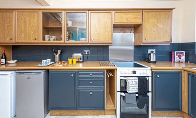 Llanbedrog Cabaña | Glyn-y-Mor - Llanbedrog - a bungalow that sleeps 7 guests in 3 bedrooms