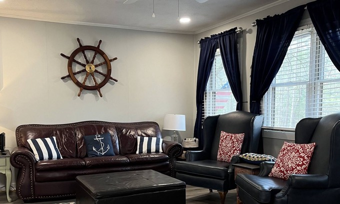 Fairfield Bay Casa | Gnome Away From Home-Greers Ferry Lake House