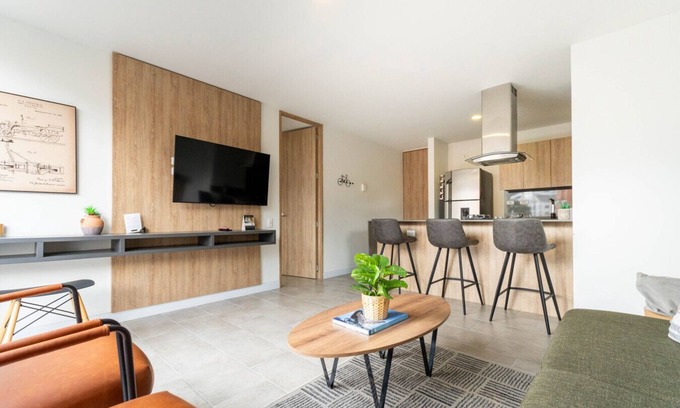 La Aguacatala Apartamento | Go Living 702 · Modern Apt near Milla de Oro with AC & Balcony