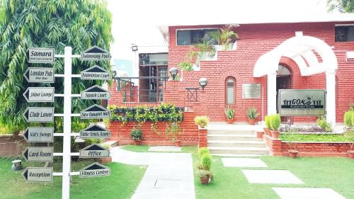 South West Hotel | Goa Country Club Near Park Hospital BY Pearl I Luxury resort in Gurgaon