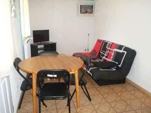 Forest-Saint-Julien Apartamento | Gogo location 1