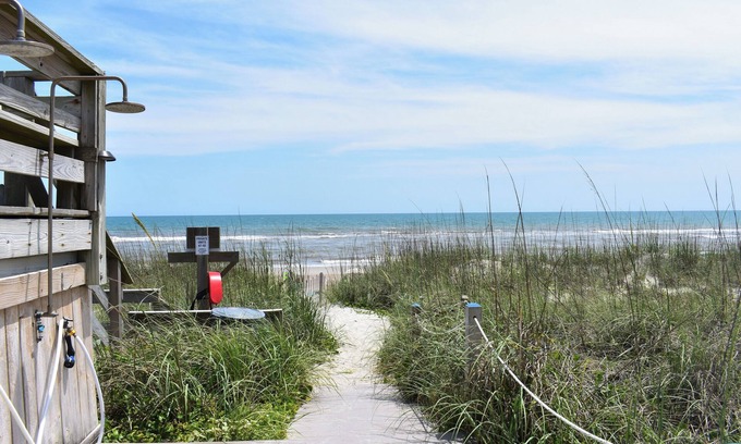 Pine Knoll Shores Apartamento | Going Coastal