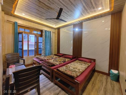 Narainkoti Cama Y Desayuno | Gokul Guest House By Mero Pahad Stays & camp