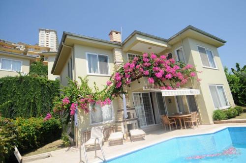 Kargicak Apartamento | Gold City Private Pool Villa 3+1 with Free AquaPark