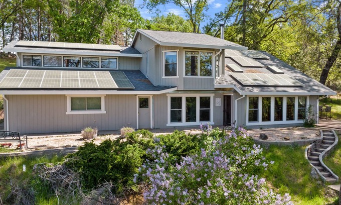 Placerville Casa | Gold Country Cabin -Pet Friendly