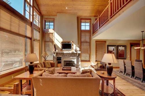 Truckee Casa | Gold Rush Trail 12560 by East West Hospitality