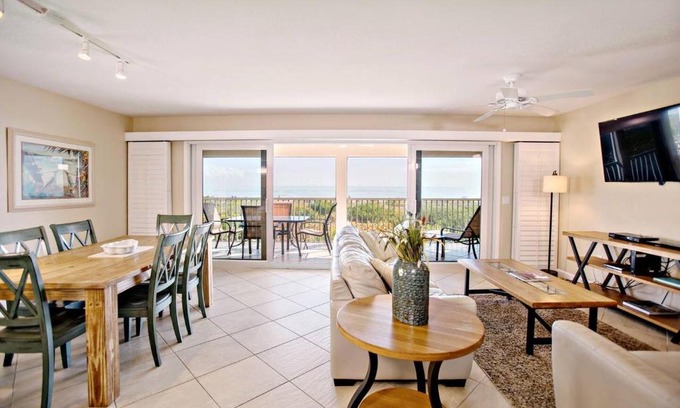 Sanibel Villa | Golden Beach 2