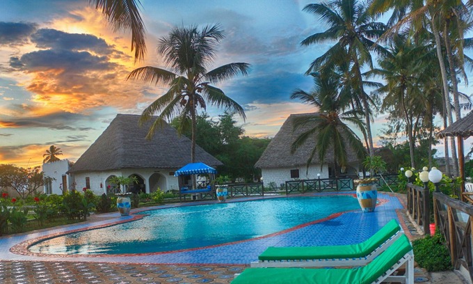 Uroa Hotel | Golden Clove Beach Resort & Spa