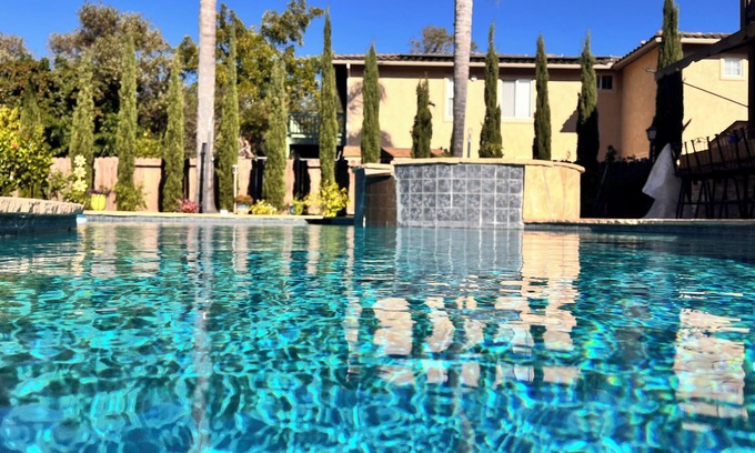 Vista Casa | Golden Coast: Spacious 5-bedroom, Pool, Spa, AC, Pool Table, Piano, Giant Game