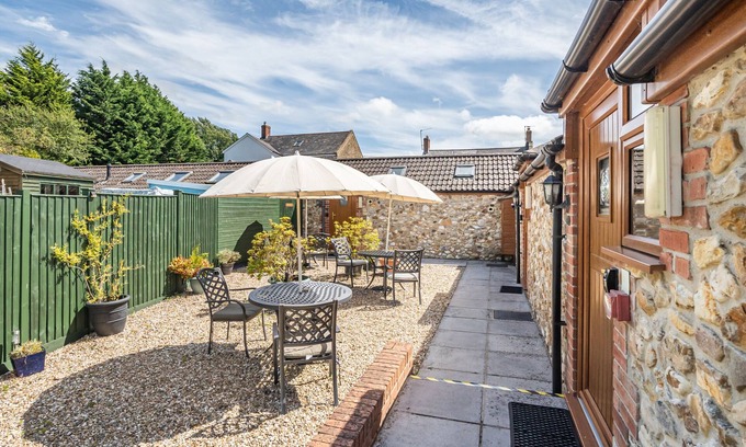 Chard Casa | Golden Fleece
