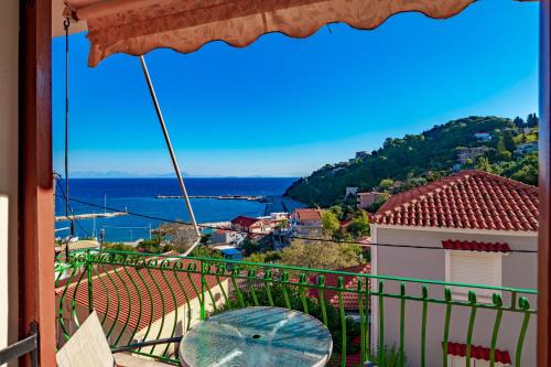 Eleios-Pronnoi Apartamento | Golden Flower's Apartment