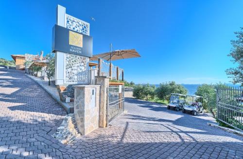 Jezera Casa | Golden Haven Luxe Bungalow Resort