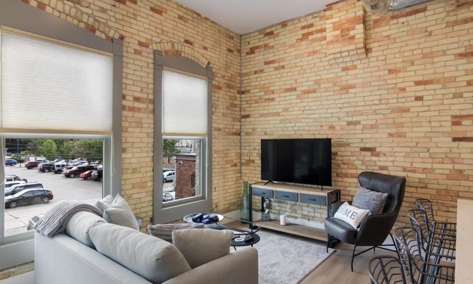 Traverse City Casa | Golden Lofts Unit 1 Downtown Traverse City 1BD 1BA