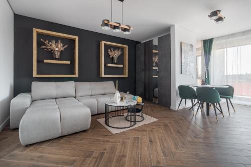 Oradea Apartamento | Golden Noir Retreat