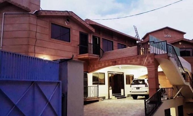 Peshawar Hotel | Golden Palace Guest House