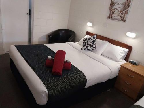 Peak Hill Hotel | Golden Peak Motel PeakHill