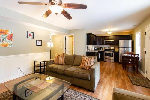 Dahlonega Apartamento | Golden Pines Villa on Choice Ave Steps to Downtown