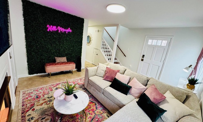 University District Casa | Golden Rose Townhome, 2br-2.5ba Near UofM/Highland Strip