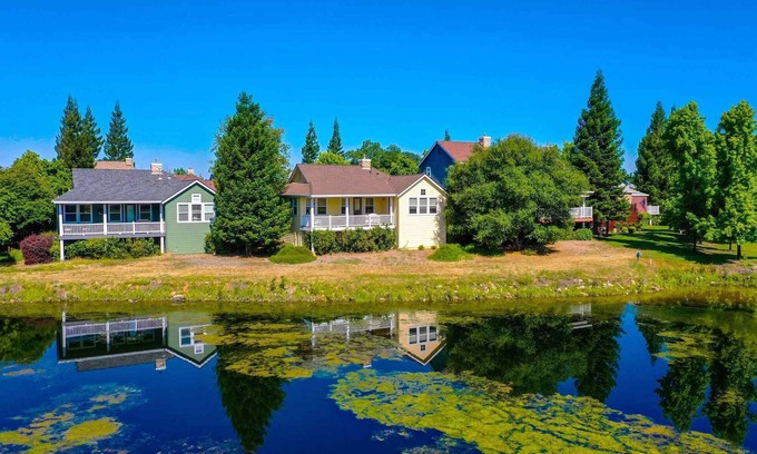 Angels Camp Casa | Golden Rule Cottage-located on golfcourse