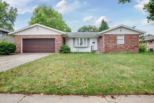 South Bend Apartamento | Golden Shamrock 3BR Home 3min to ND