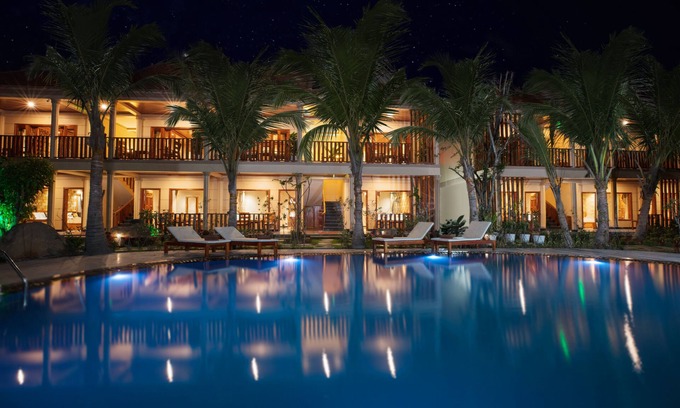 Ong Lang Hotel | Golden Topaz Resort