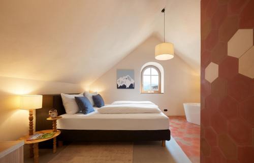 Caldaro Sulla Strada del Vino Apartamento | Goldengel Design - Suiten im historischen Ortskern von Kaltern