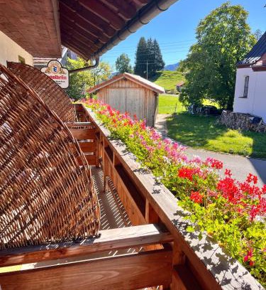 Zaumberg Cama Y Desayuno | Goldiger Hirsch by Alpino STAY