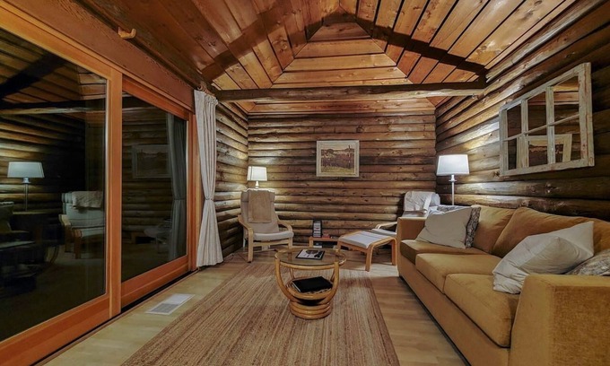 Tofino Cabina | Golds Cottage Private, Ocean Views, Close to Town